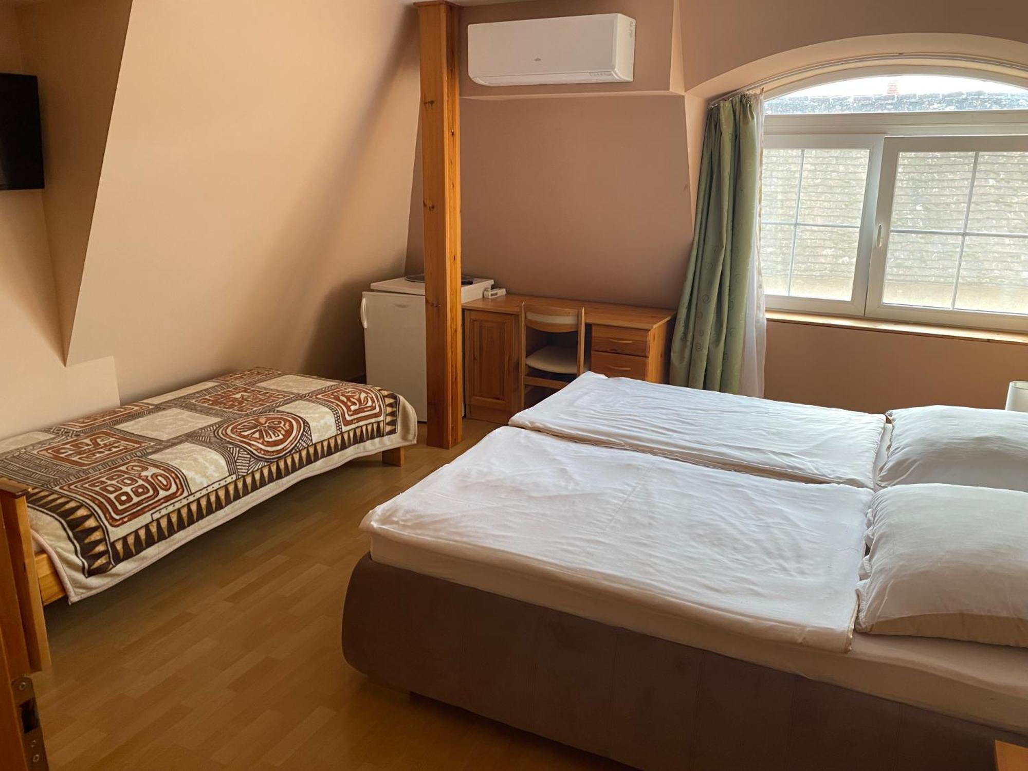 Ambrozia Guesthouse Nagykanizsa Eksteriør bilde