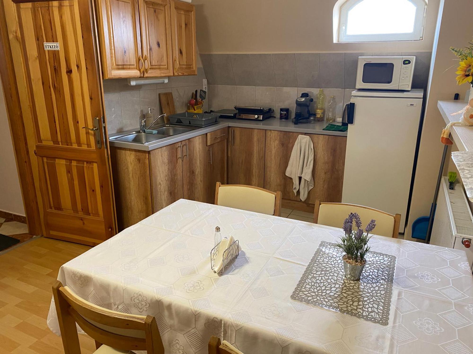Ambrozia Guesthouse Nagykanizsa Eksteriør bilde