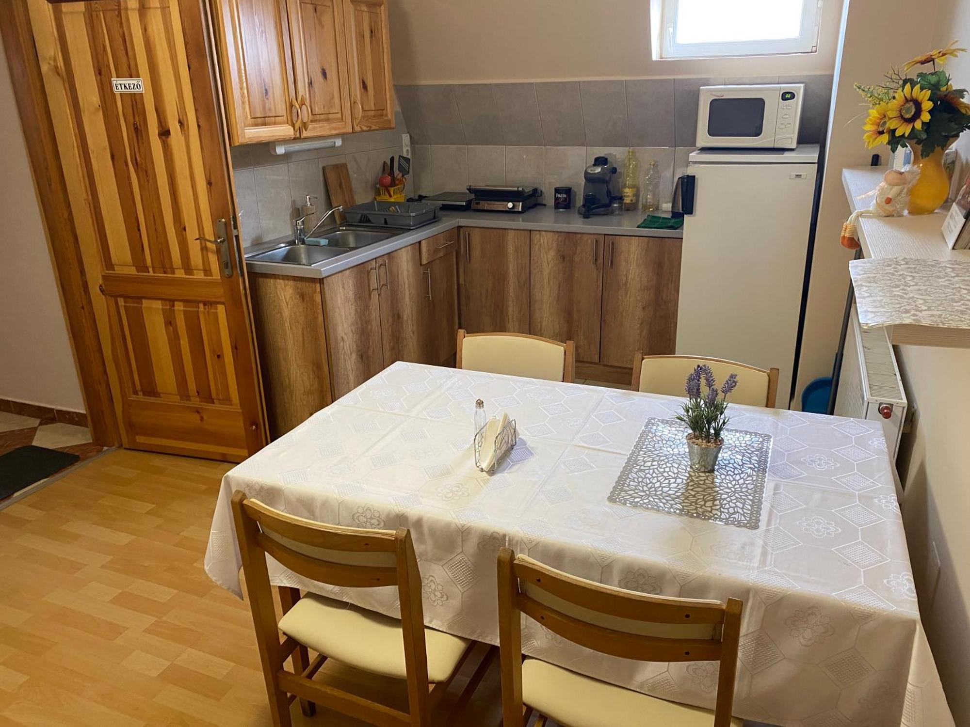 Ambrozia Guesthouse Nagykanizsa Eksteriør bilde